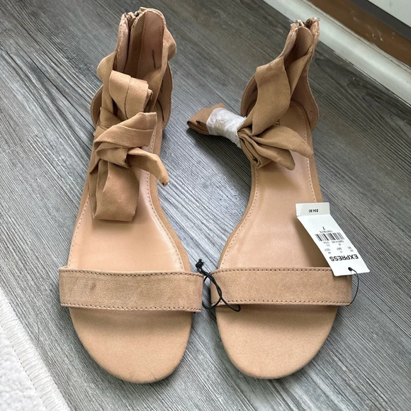 NWT Express astray sandals Sz 7 - Picture 1 of 5